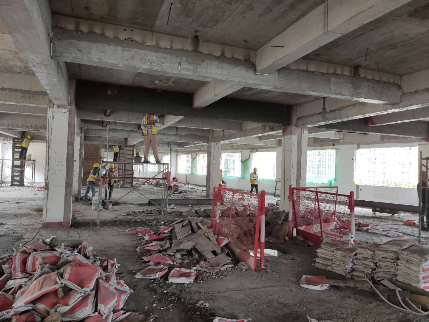 冰球突破聚合物修补砂浆极适于小区地面施工