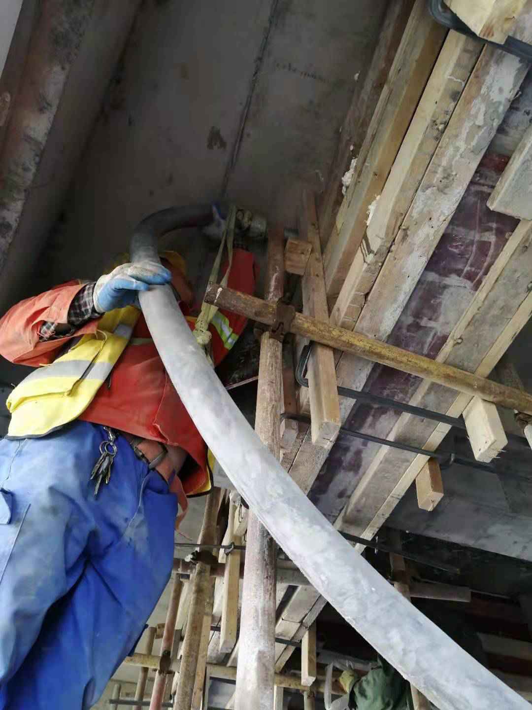 炎天做防水涂料施工，，业主需要注重哪些事项？？（上）