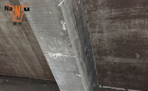 冰球突破聚合物修补砂浆后期开裂？？