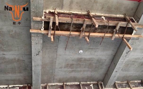 冰球突破瓷砖胶的特点有哪些？？