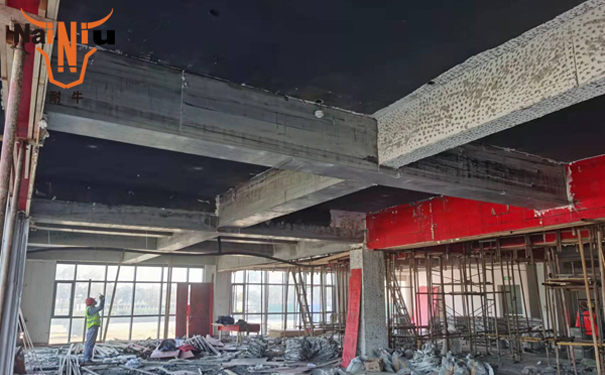 冰球突破聚合物修补砂浆的使用要领